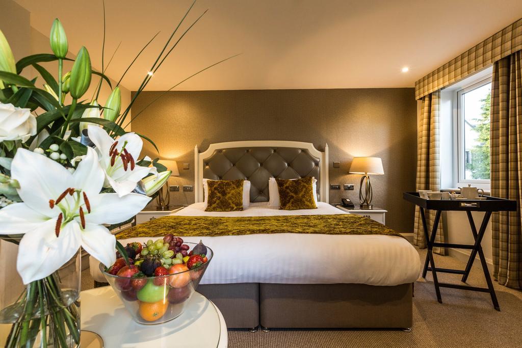 Gleddoch Golf & Spa Resort Лангбанк Екстериор снимка